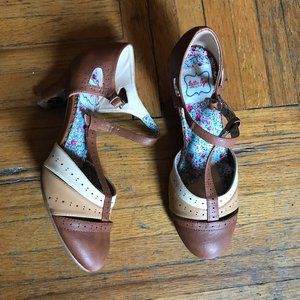 Bettie Page Maisie 9 brown Mary Jane BNIB Pin up